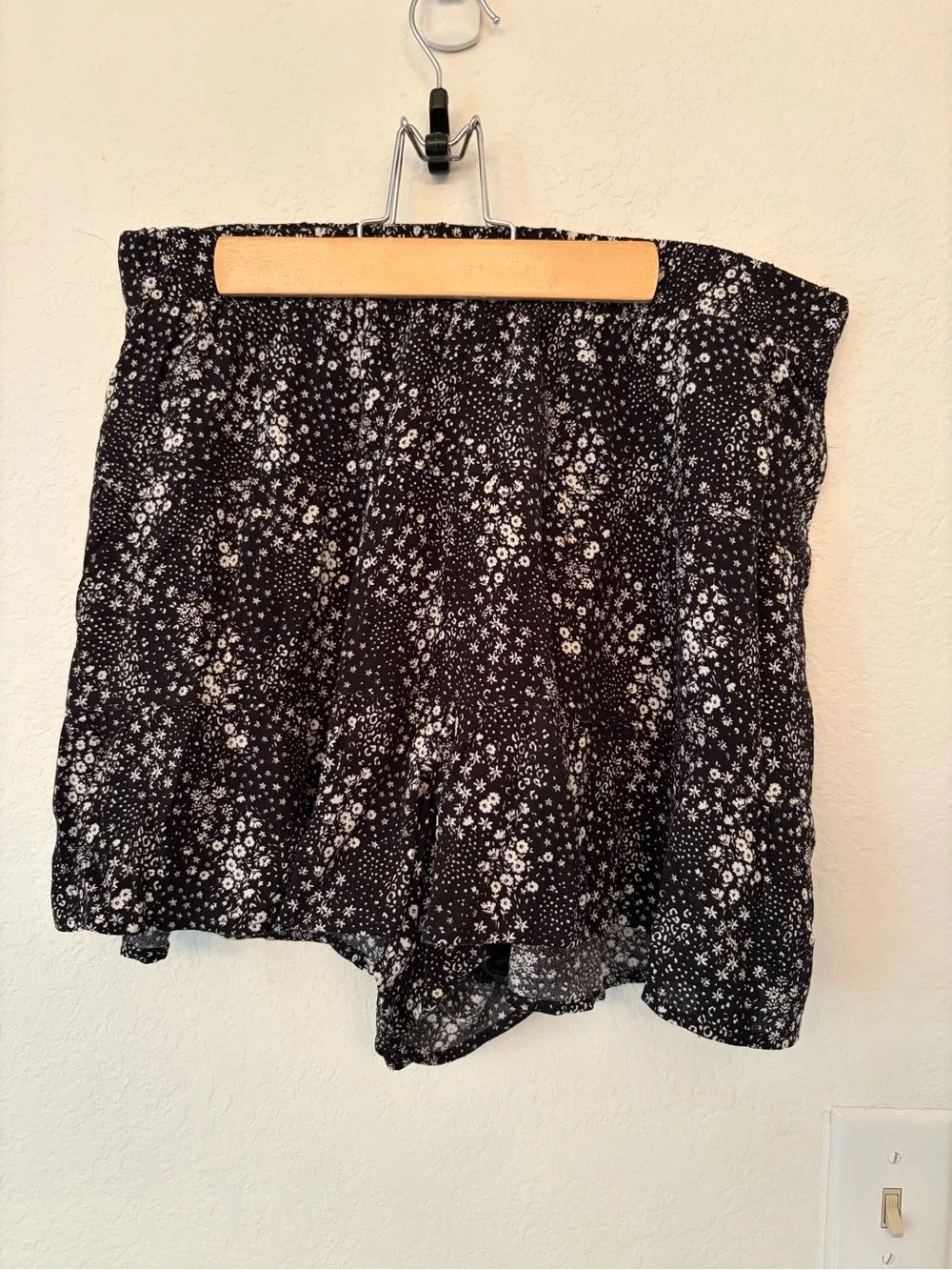 Women’s Black and White Floral Skort - Casual A-Line Skort